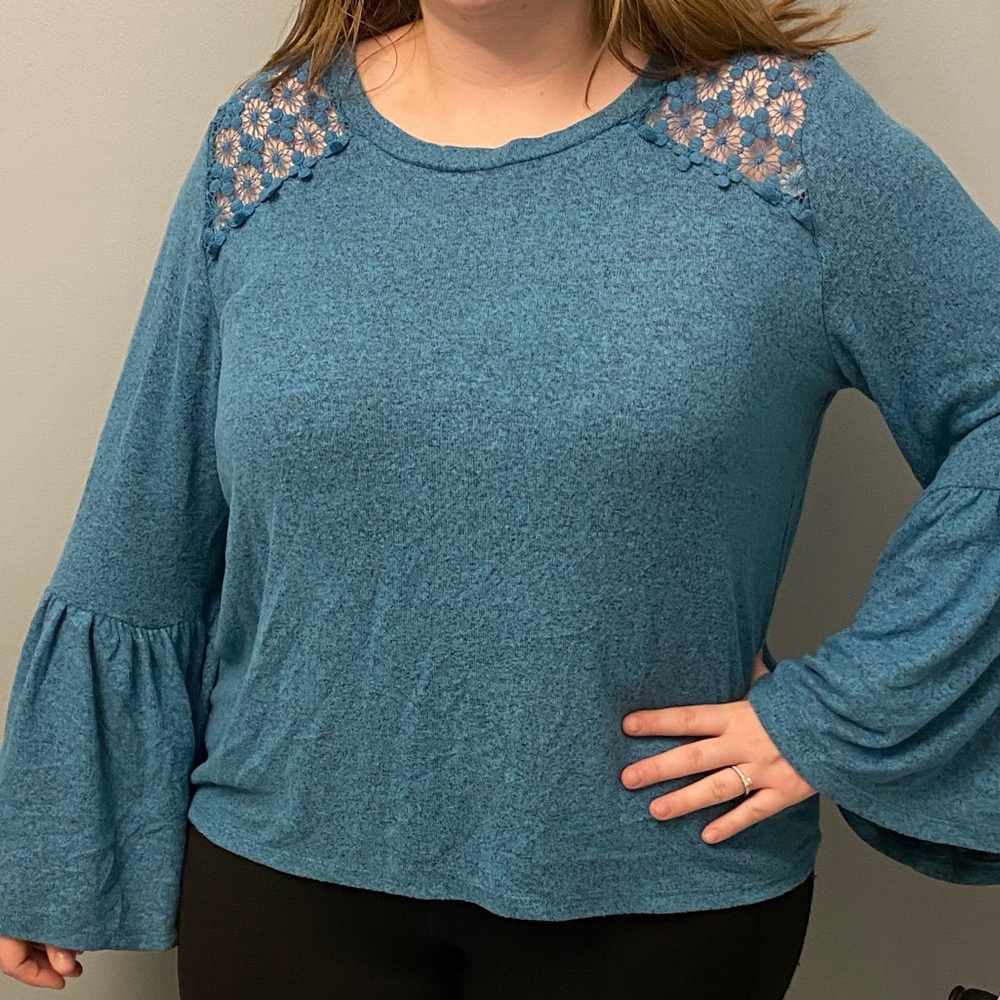 Blue Trumpet / Bell / Flare Sleeve Blouse w/ Lace